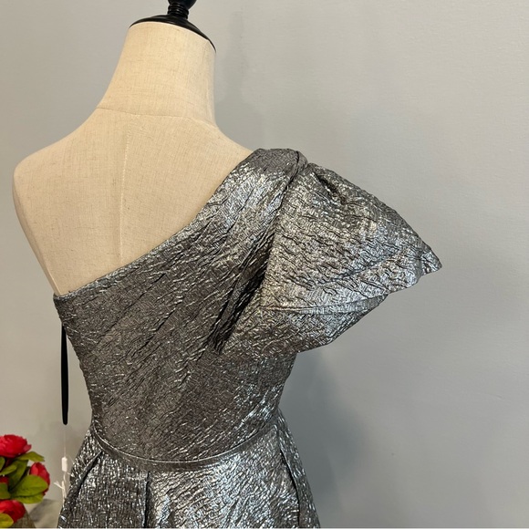 Mac Duggal Metallic Silver Brocade One Shoulder Bow Tea Length Dress - Reemoly